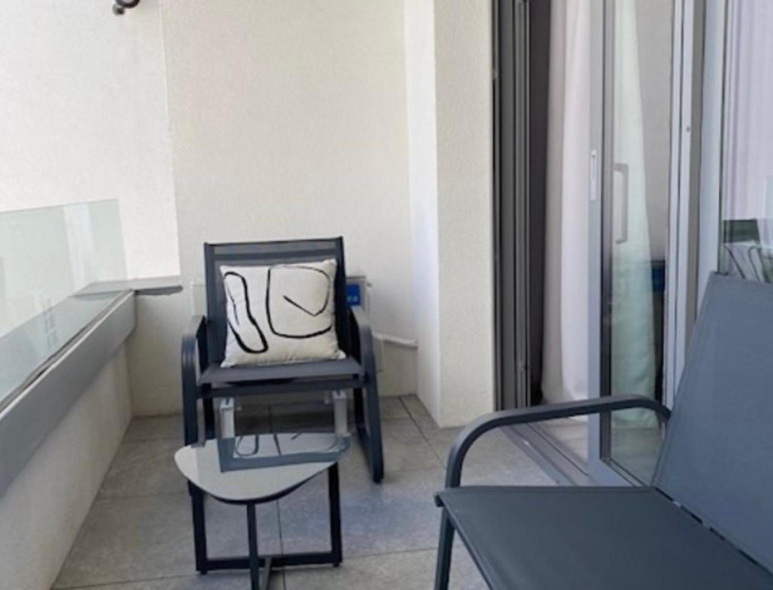 Apartament Elysium Old Square, Free Street Parking Within The Limits Of Available Spaces And Paid Parking One Minute Away, Smart Tv Bucureşti