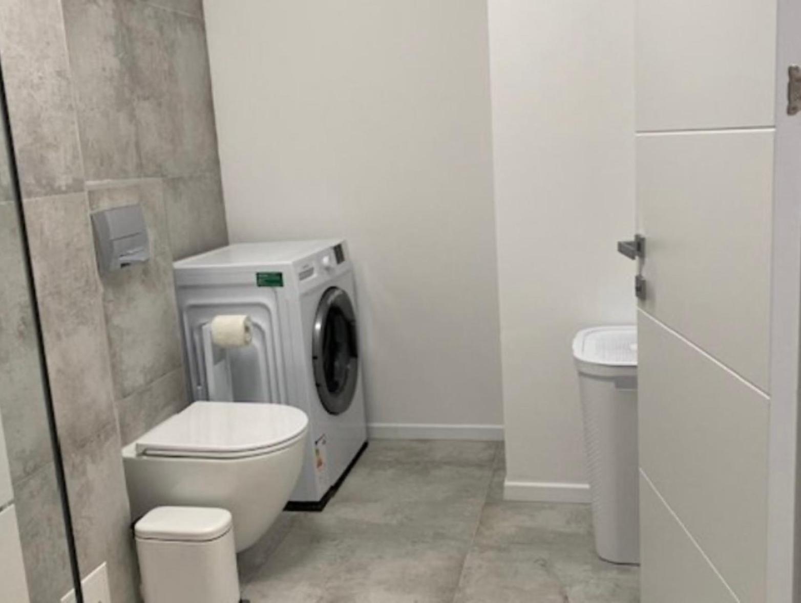 Apartament Elysium Old Square, Free Street Parking Within The Limits Of Available Spaces And Paid Parking One Minute Away, Smart Tv *