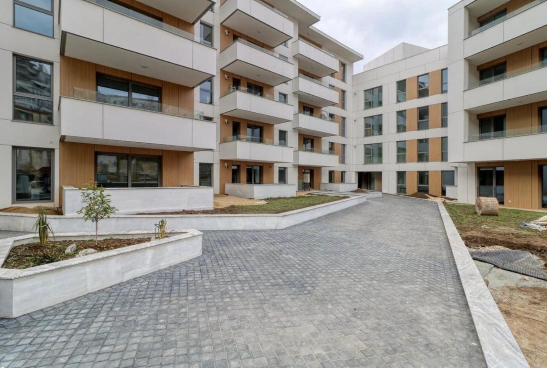 Apartament Elysium Old Square, Free Street Parking Within The Limits Of Available Spaces And Paid Parking One Minute Away, Smart Tv Bucureşti